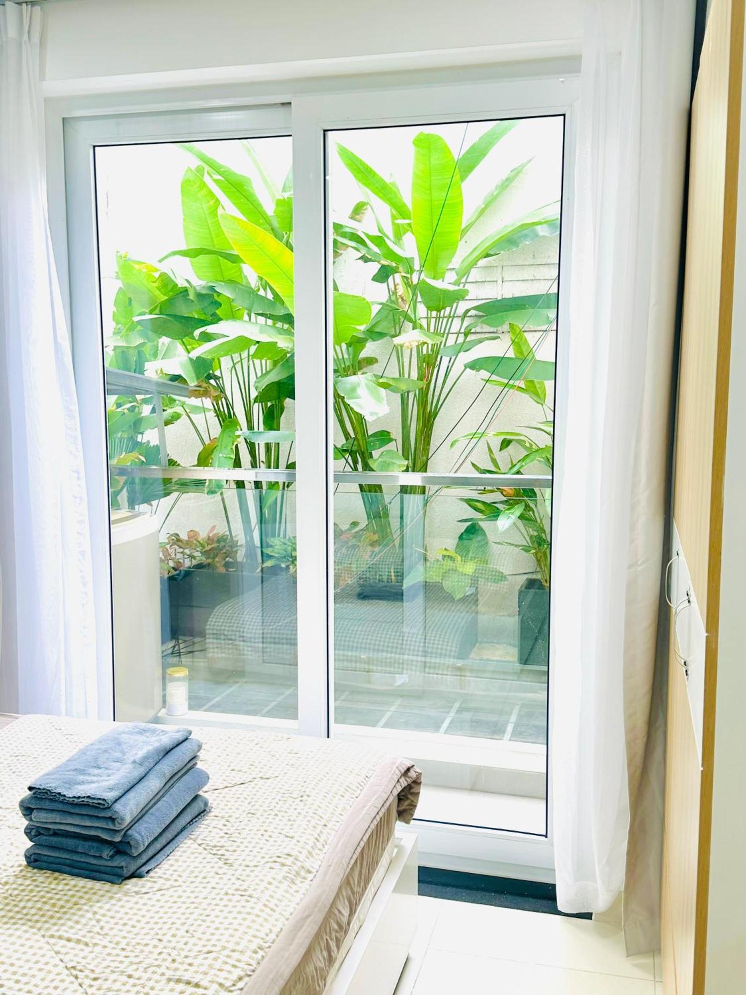 Spacious & Modern Balcony 1br With Desk Căn hộ